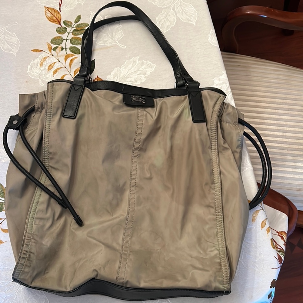 Used Burberry Buckley tote bag green/tan